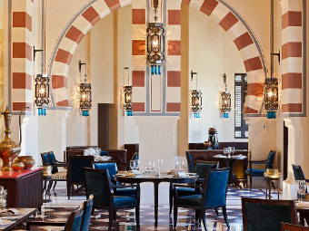 【日本語ガイド】【至極のアフタヌーンティーを楽しむ♪】
ナイル川河畔にたたずむ高級ホテル「ソフィテルオールドカタラクト」で味わおう！
帆掛け舟ファルーカ乗船付