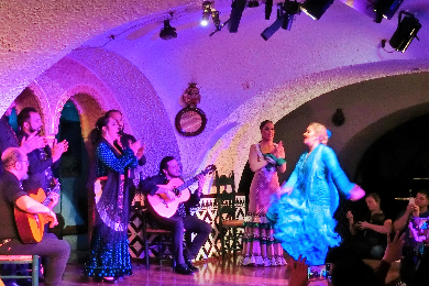 迫力のフラメンコショー　スペインでも指折りのショーが見られると評判のタブラオ　エル・コルドベス