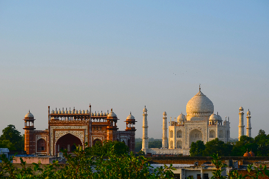 【日本語ガイド】列車で行くデリー発アグラ（タージマハル）1日観光