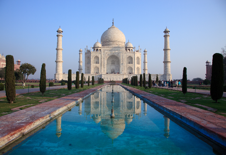 【日本語ガイド】プライベートツアー♪専用車で行くデリー発アグラ（タージマハル）1日観光