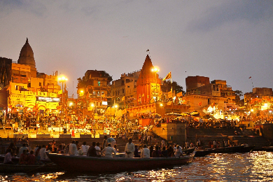 【日本語ガイド・往復鉄道】デリー発バラナシ＆＜世界遺産＞カジュラホ＆オルチャ　2泊3日観光