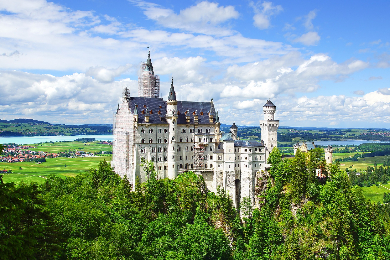 【世界遺産】【日本語ガイド】欲張り世界遺産3箇所入場！
ノイシュバンシュタイン城、
世界遺産ヴィース教会＆リンダーホーフ城1日観光