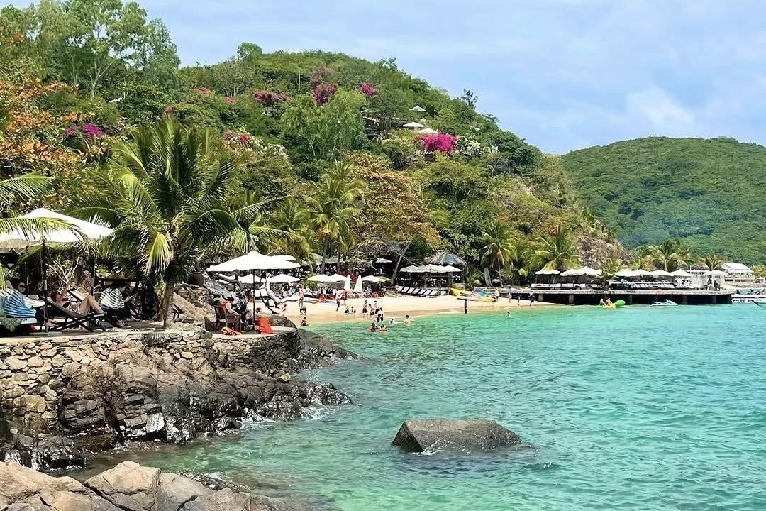 ムンアイランド&ミニビーチ<br>ニャチャンのキラキラ離島ビーチ探検<br>(英語ツアー)