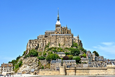 【鉄道利用】
世界遺産モンサンミッシェルと美しい街サンマロを巡る日帰りツアー
～自由気ままに観光できる！バス×鉄道チケット手配～