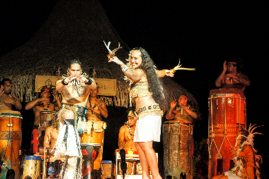 【日本語ガイド】インターコンチネンタルタヒチ　ディナービュッフェ&マルケサスダンスショー（送迎付き）