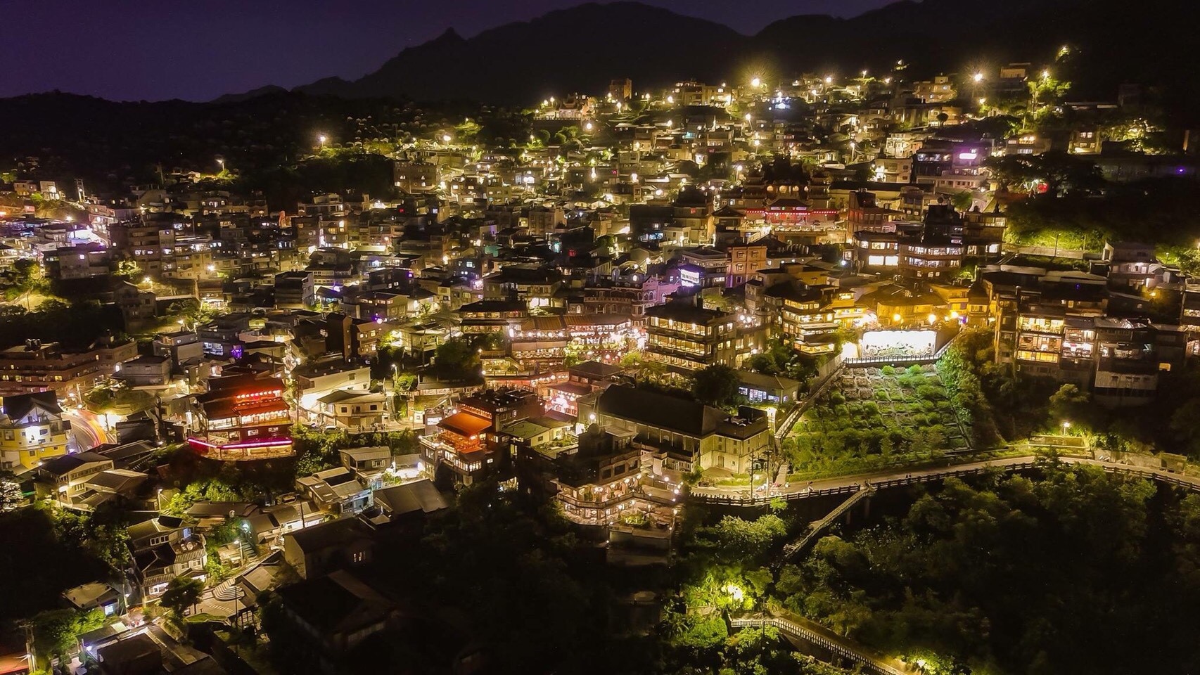 十分ランタン体験＆九份（九分）の街並みを満喫│バスツアー│ 7.5時間