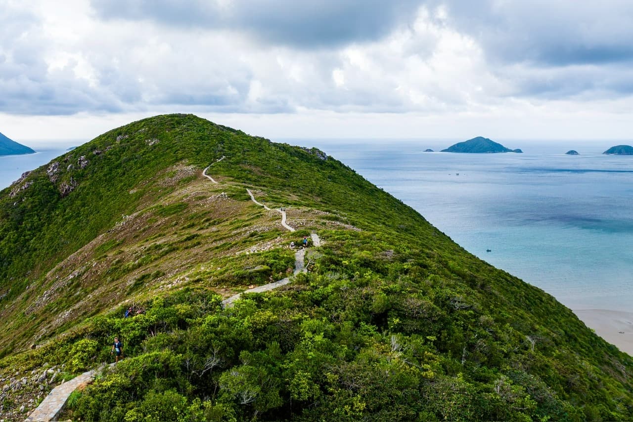 エレファントマウンテン探検！<br>絶景スポット ハイキング<br>(英語ガイド/半日)